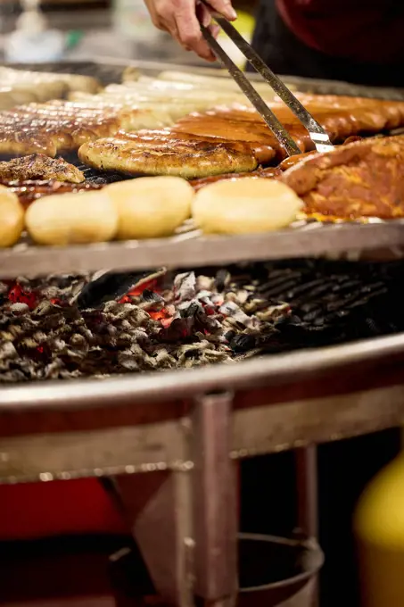 North Germany, Mecklenburg-Western Pomerania, Schwerin, Christmas market, Bratwurst, stand