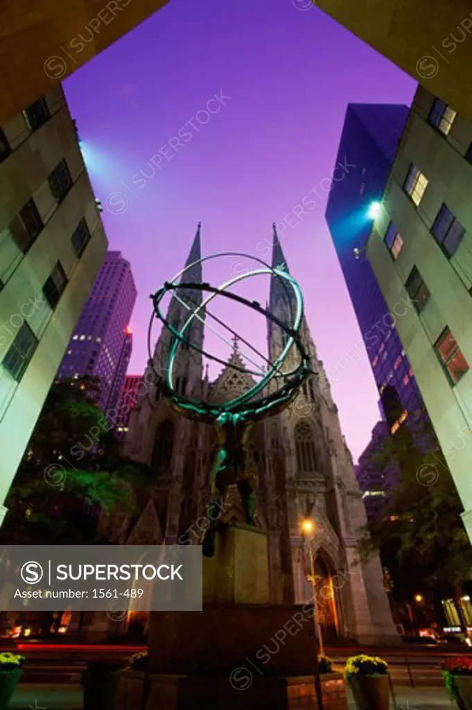 Atlas Statue St. Patrick's Cathedral New York City, USA