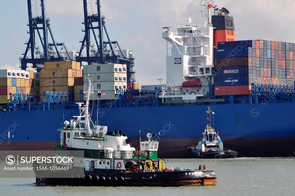 Canal de Panamá Panama: boats and ships along the Canal