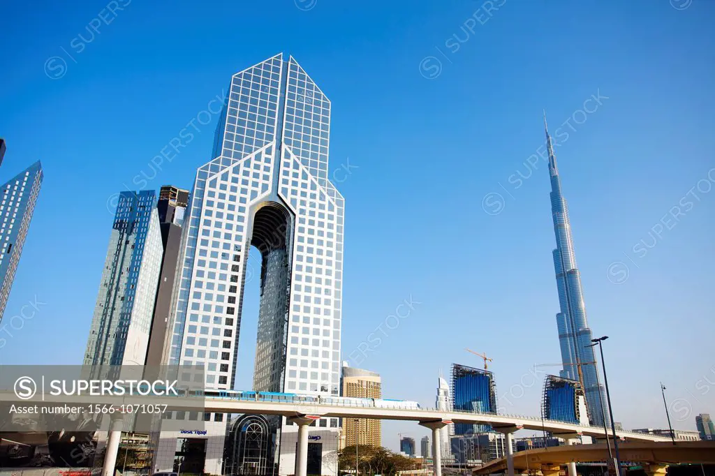 Burj Khalifa, formerly the Burj Dubai Dubai Tower, the tallest tower in the world at 818m, Dubai City, Dubai, United Arab Emirates, Middle East.