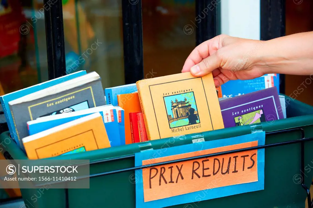 Used Book Sale. Library. Latin Quartier. Paris. France. Europe.