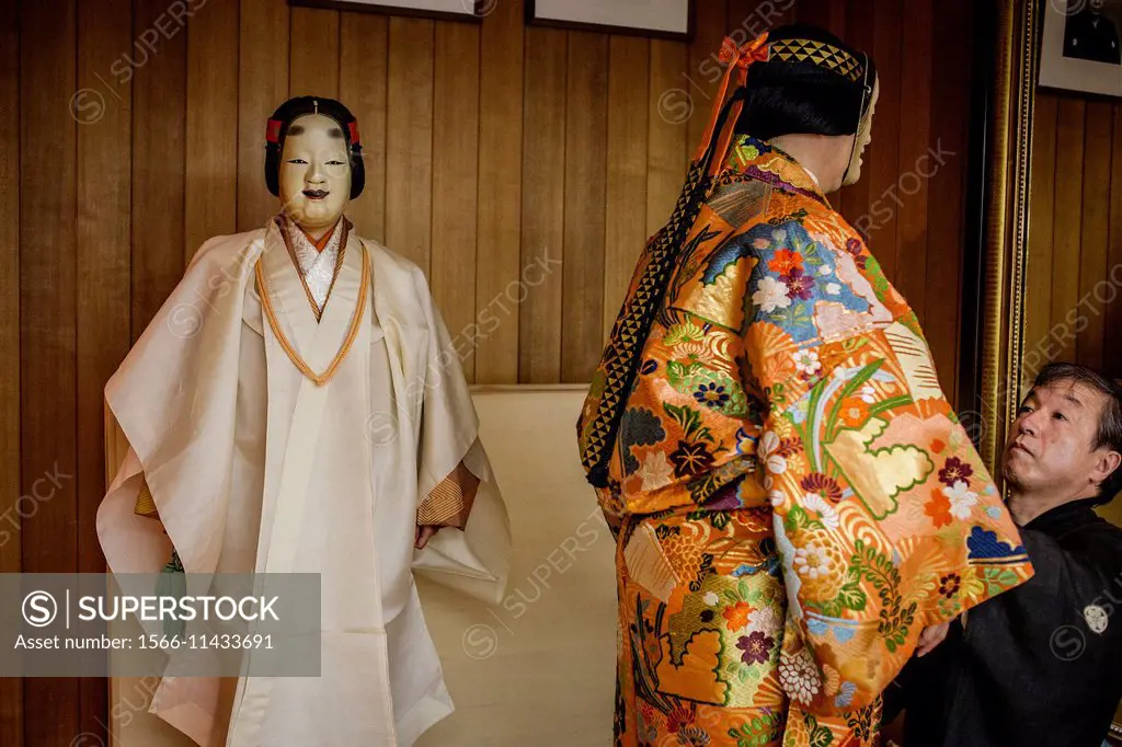 Actors of noh, moments before the show started.National Noh Theatre,4-18-1, Sendagaya, Shibuya-ku, Tokyo.