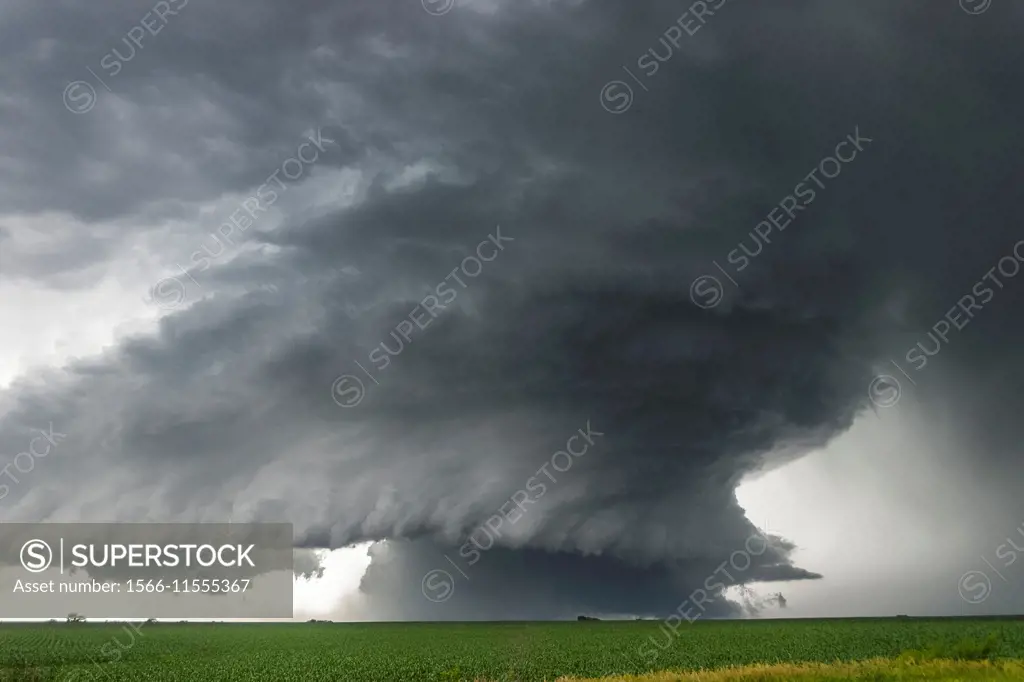 Supercell storm moves near Alvo Nebraska June 13, 2004. The storm produced a tornado near Waverly and a couple more small tornadoes near Alvo.