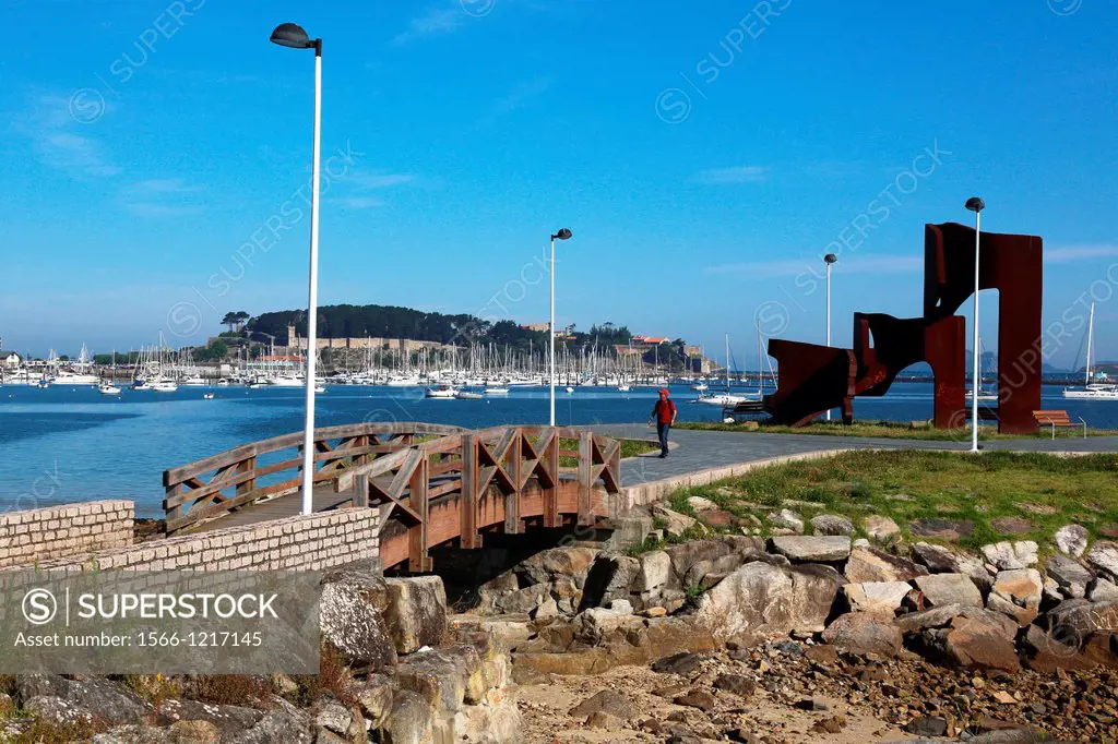 Soledad Penalta scuplture, Peninsula de Santa Marta, Monterreal castle in the background, Baiona, Pontevedra, Galicia, Spain.