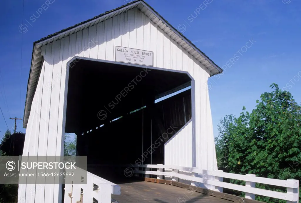 Gallon House Covered Bridge, Silverton, Oregon.