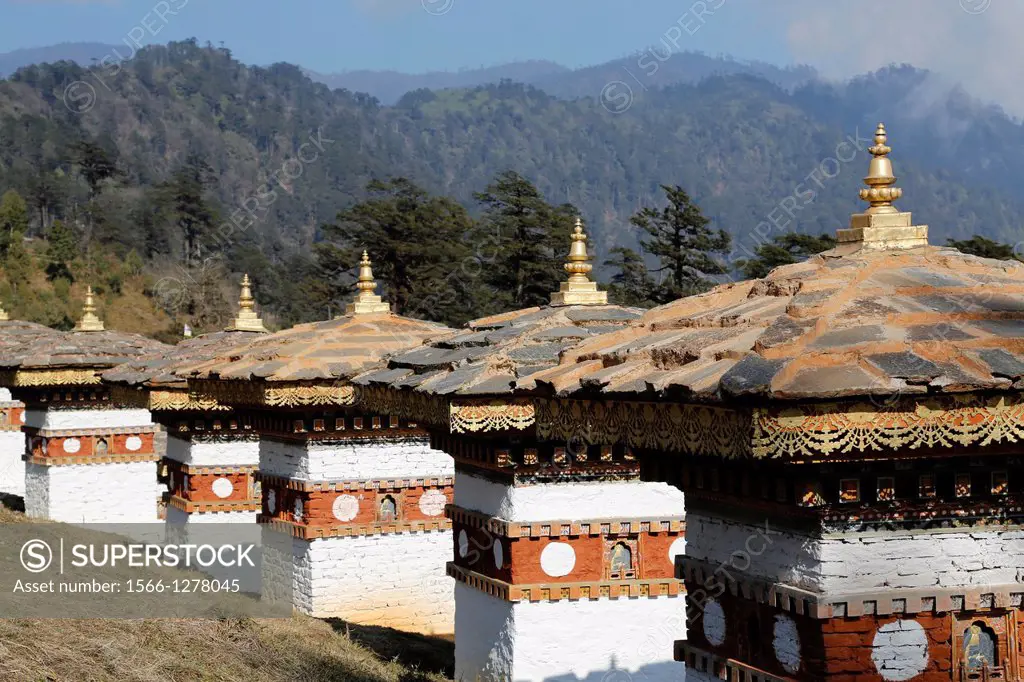 Bhutan (kingdom of), the road from Thimphu to Punakha trough Dochu-la pass (3000 m), the Druk Wangyal monument made of 108 chorten