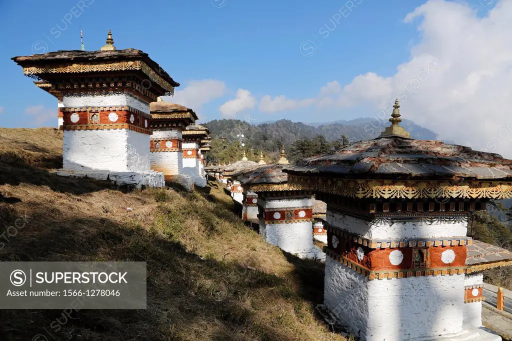 Bhutan (kingdom of), the road from Thimphu to Punakha trough Dochu-la pass (3000 m), the Druk Wangyal monument made of 108 chorten