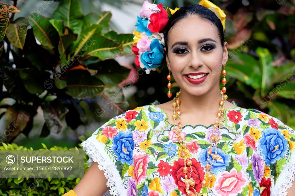 Young woman in traditional Mexican outfit. Puerto Vallarta, Jalisco, Mexico. Xiutla Dancers - a folkloristic Mexican dance group in traditional costum...