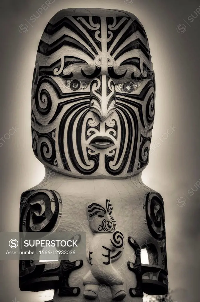 Maori carved wooden statue, mother and child, Government Gardens, Rotorua.