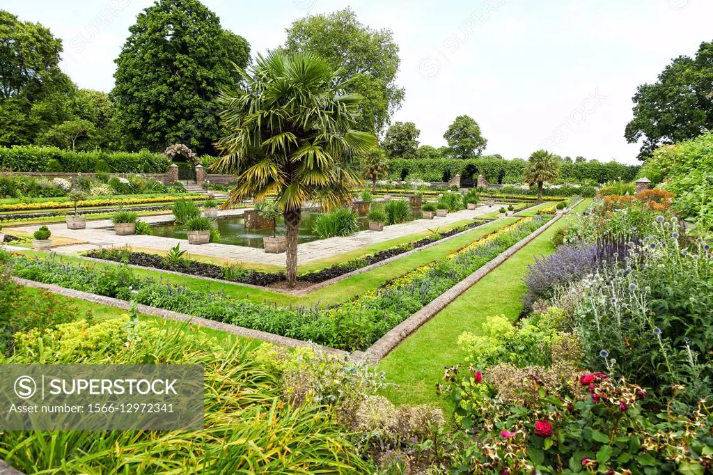 The sunken garden at Kensington Palace Gardens Royal Park London ...