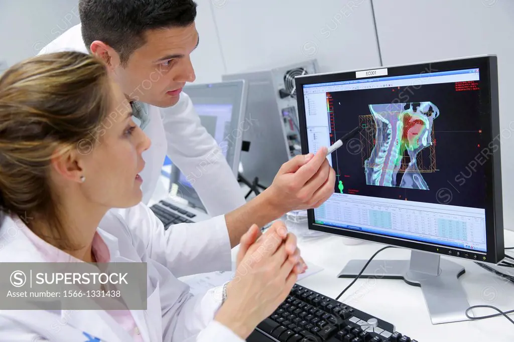 IMRT, Intensity Modulated Radiation Therapy, Oropharynx Cancer 3D Radiotherapy Treatment Planning, Onkologikoa Hospital, Oncology Institute, Case Cent...