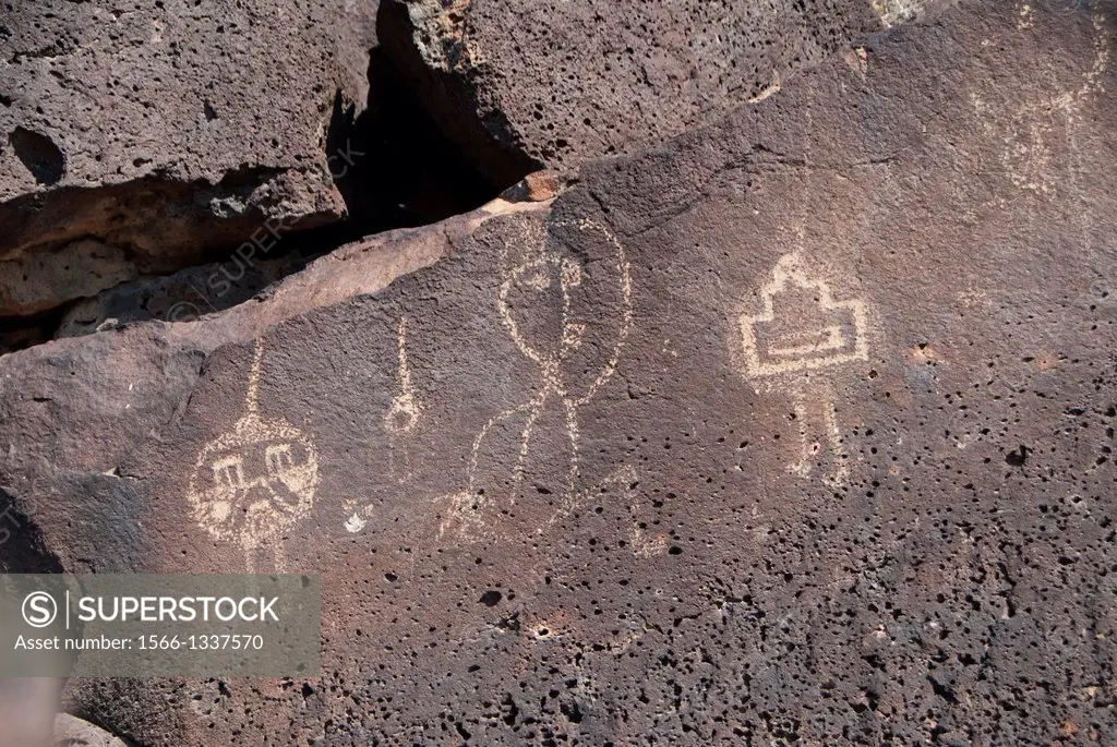 Indian petroglyphs, 400 to 700 years old, Petroglyph National Monument, New Mexico, USA