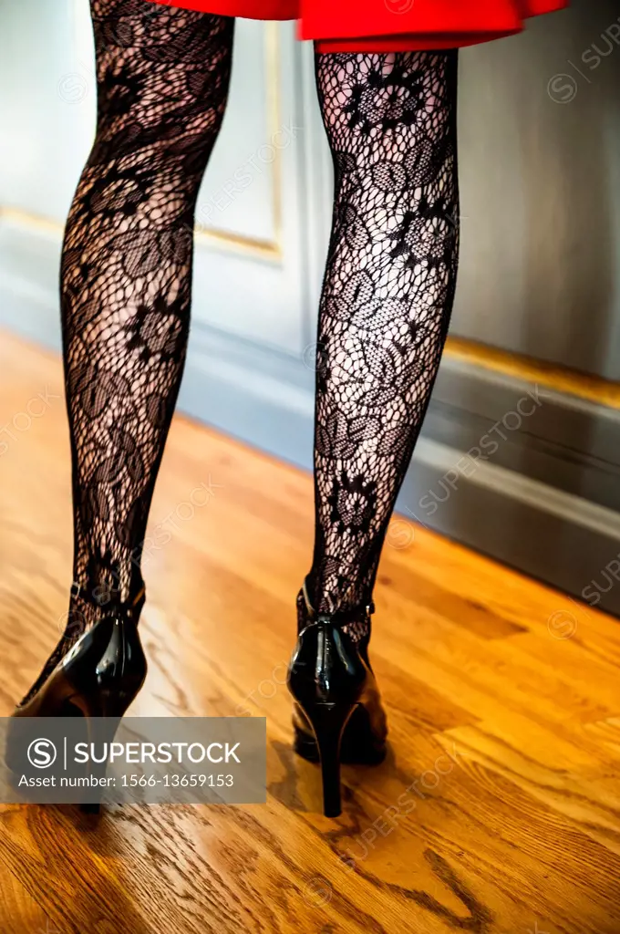 1.780 fotos de stock e banco de imagens de Lace Stockings - Getty Images