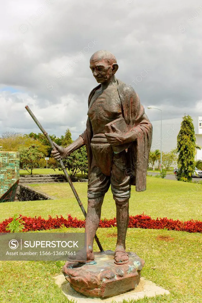 Statue of Gandhi at The Mahatma Gandhi Institute (MGI) in Moka, Mauritius, Indian Ocean, Africa