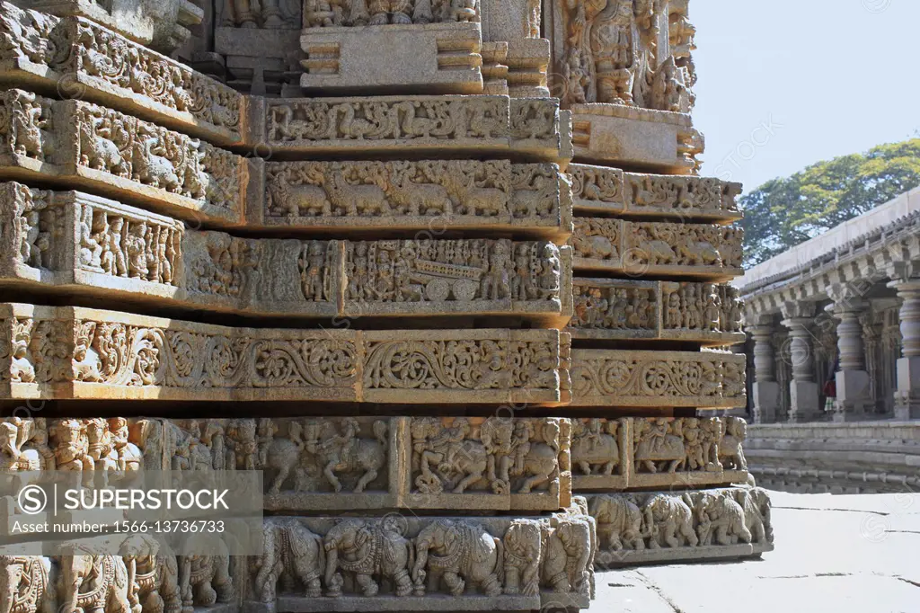 Shrine wall relief sculpture follows a stellate plan in the Chennakesava Temple, Hoysala Architecture, Somanathpur, Karnataka, India.