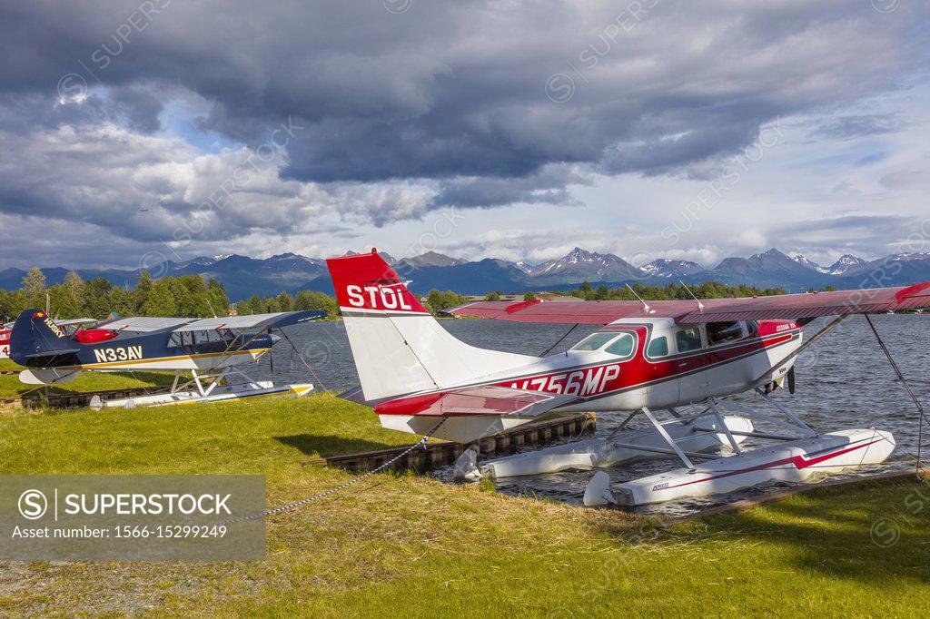 Seaplane or floatplane at Lake Hood Seaplane Base the world's busiest ...