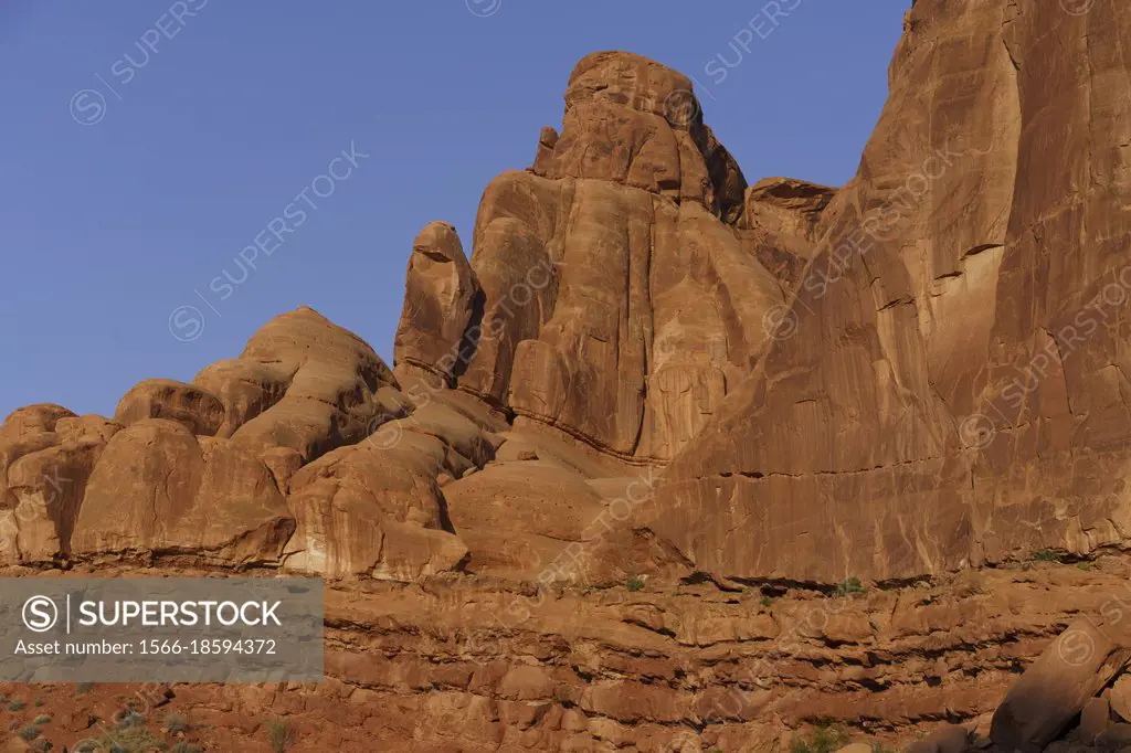 Arches National Park in Utah is filled with unusual, natural rock formations carved by water out of sandstone cliffs that amaze visitors who can tour ...