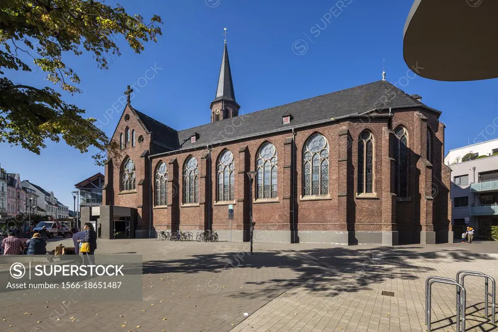 Hilden, Germany, Hilden, Bergisches Land, Niederbergisches Land, Niederberg, Rhineland, North Rhine-Westphalia, NRW, catholic parish church Saint Jaco...