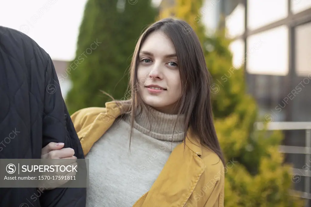 Portrait beautiful young woman with boyfriend