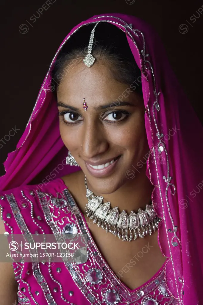 A woman dressed in traditional Indian clothing