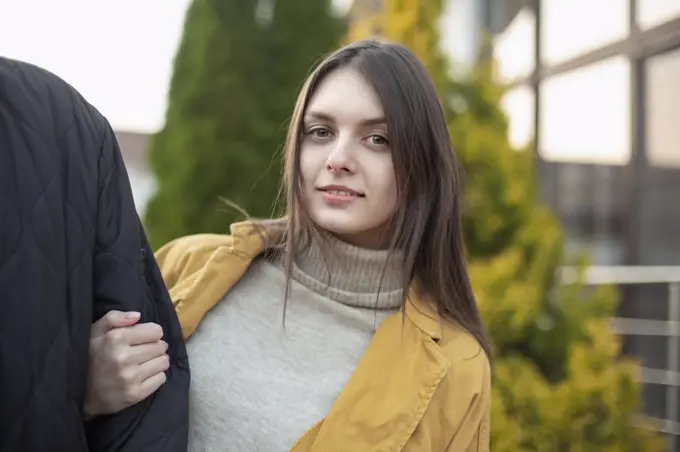 Portrait beautiful young woman with boyfriend