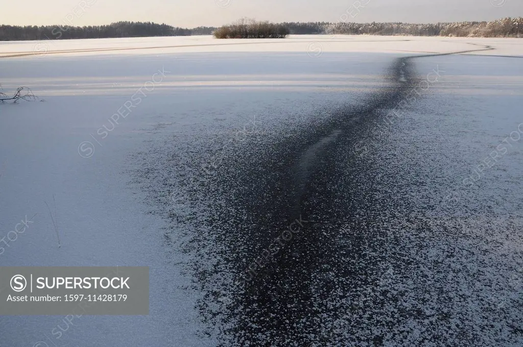 Swedes, Europe, smaland, markaryd, lake, storsjö, ice fissure, froze, winter