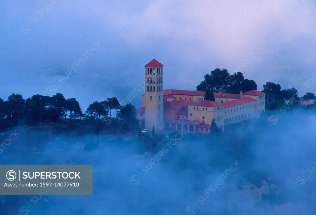 Kloster, Monestir Sant Benet, Montserrat, Nebel, Provinz Barcelona, Spanien