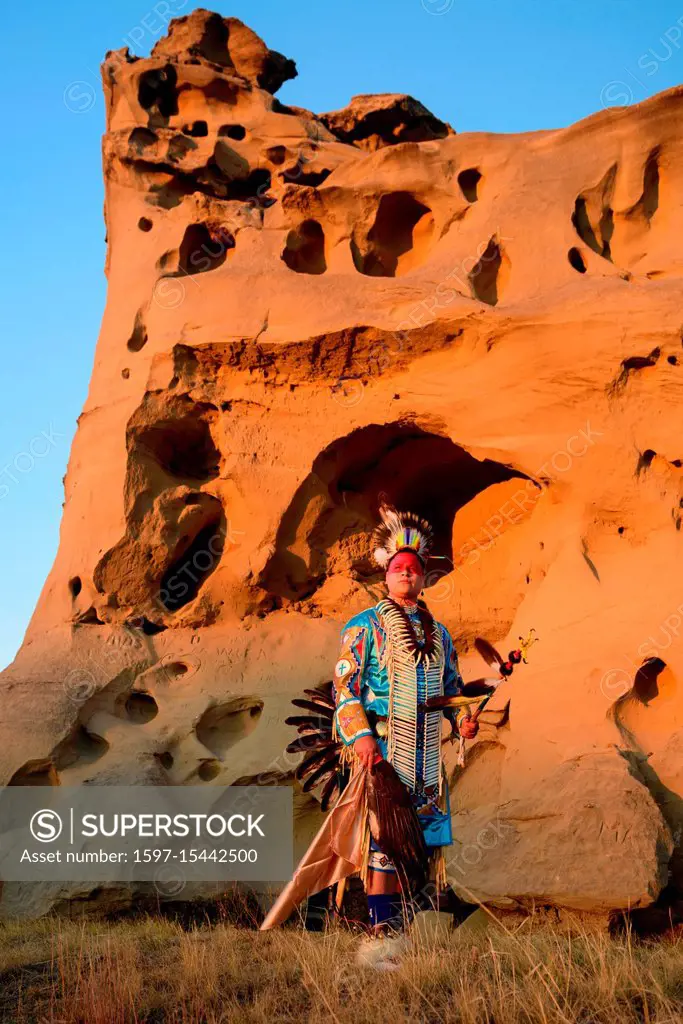 North America, USA, Great Plains, Montana, Medicine Rocks, State Park, Robert Yellowhawk, Lakota, MR 0596