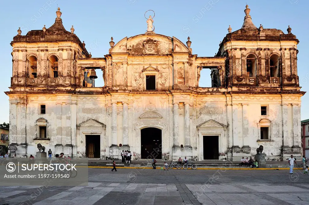 Basilica, Catedral de la Asuncion, Colonial, Leon, Nicaragua, Central America, church