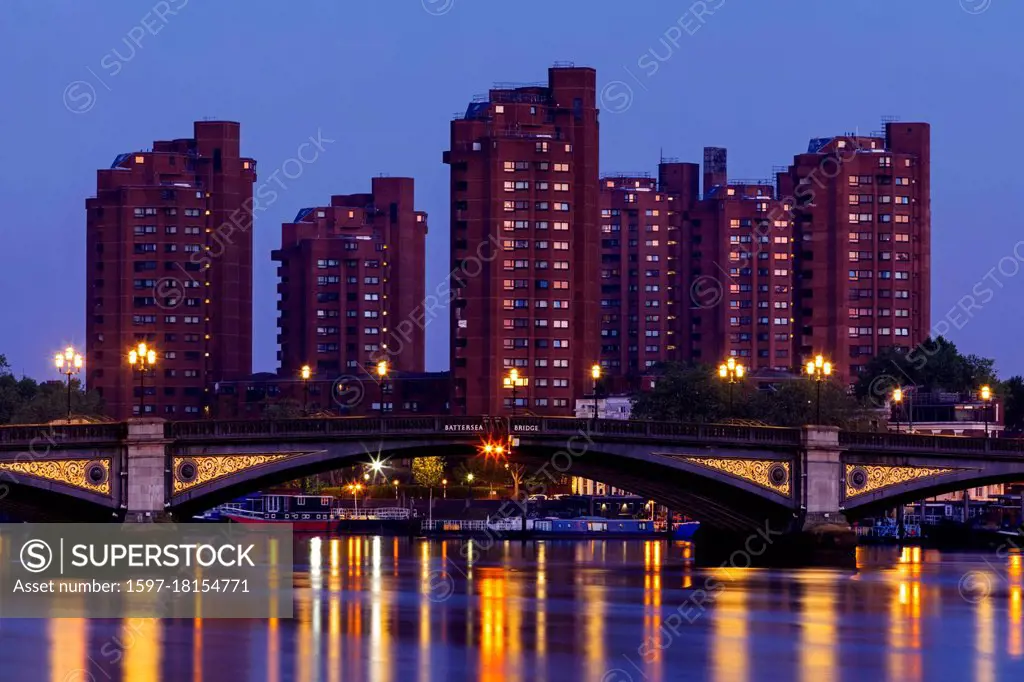 England, London, Chelsea, Battersea Bridge and World's End Estate