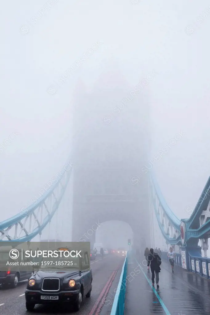 England, London, Southwark, Tower Bridge in the Fog