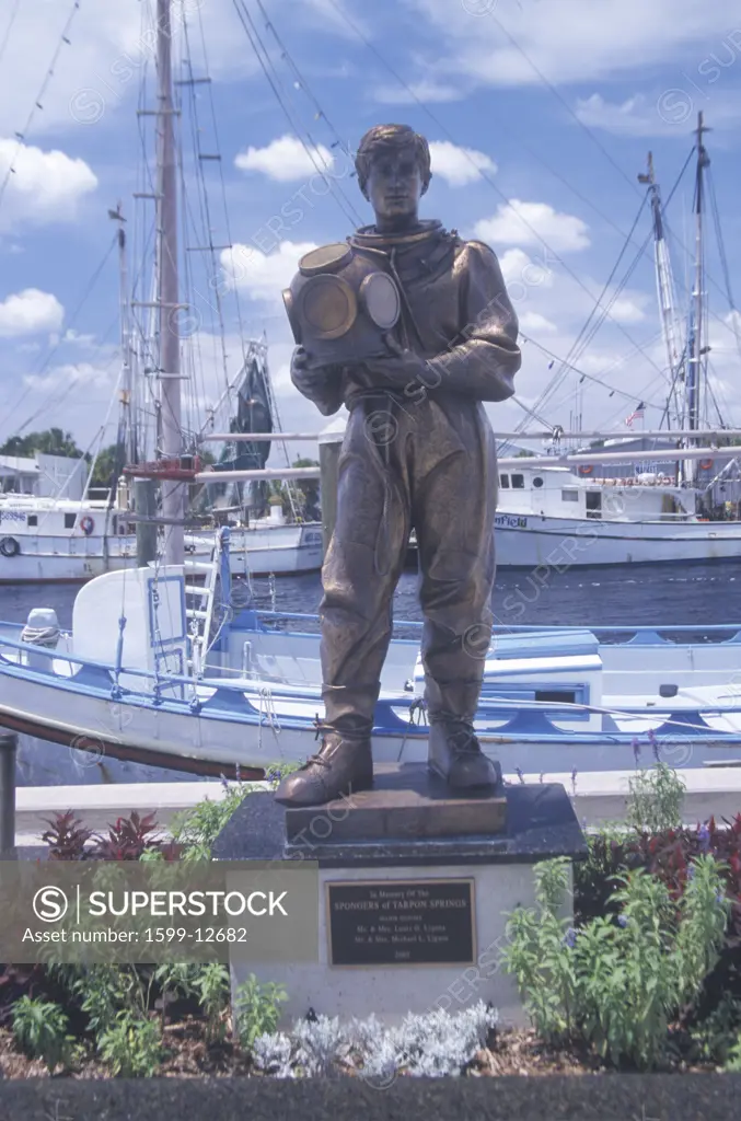 Statue of Greek sponge diver in antique diving suit in Tarpon Springs FL