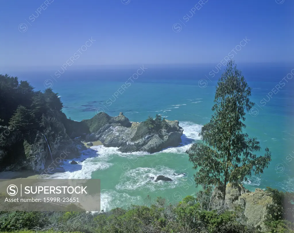 View of the Pacific Ocean from the Pacific Coast Highway/Route 1, California