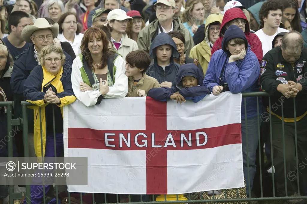 Onlooker displaying English Flag, St. George's Cross, near Virginia State Capitol in Richmond Virginia, as part of the 400th anniversary of the Jamestown Settlement, May 3, 2007 and the arrival of Her Majesty Queen Elizabeth II