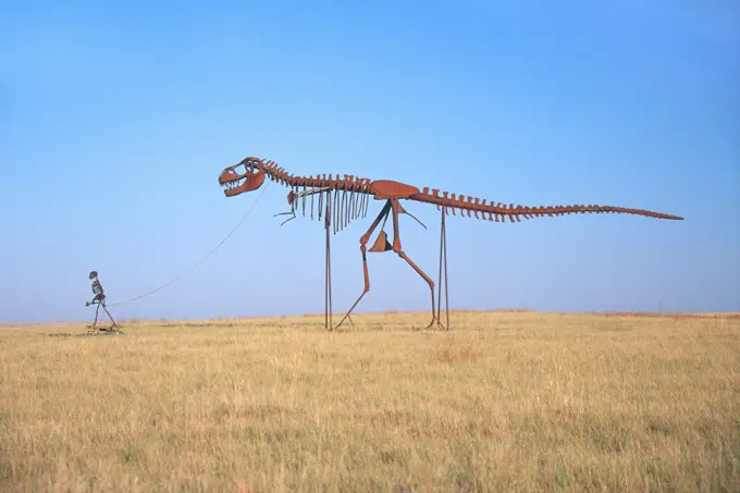 Metal sculpture dinosaur roadside attraction, Pigeon Fork, TN