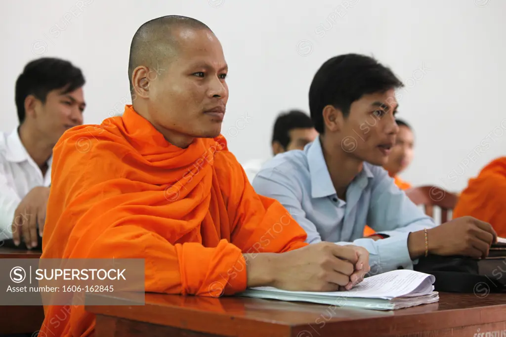 Students in Preah Sihanouk Raja Buddhist university . Phnom Penh. Cambodia. (Phnom Penh, Cambodge)