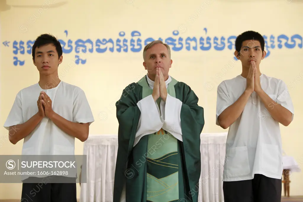 Sunday mass in Phnom Penh catholic church Phnom Penh. Cambodia. (Phnom Penh, Cambodge)