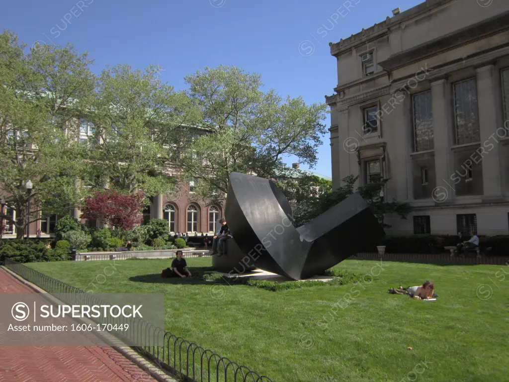 USA, New York City; Manhattan, Columbia University, street scenes