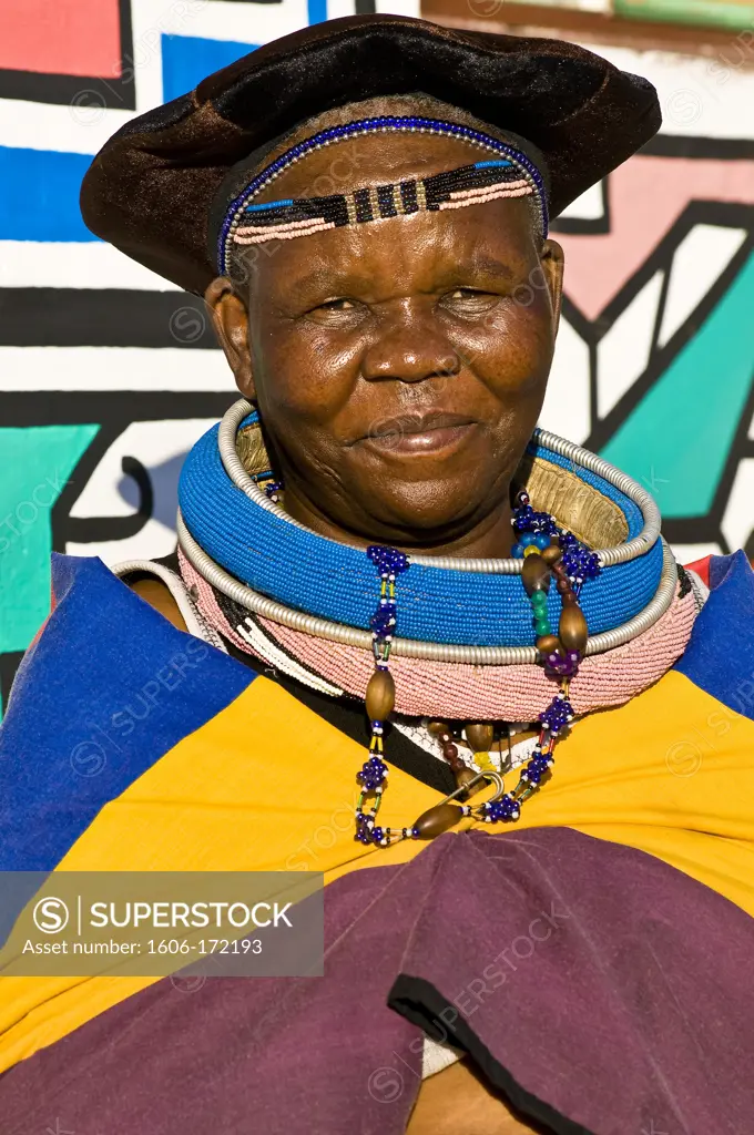 Africa, South Africa, Mpumalanga Province, KwaNdebele, Ndebele tribe, Mabhoko village, the artist Francina Mbonani