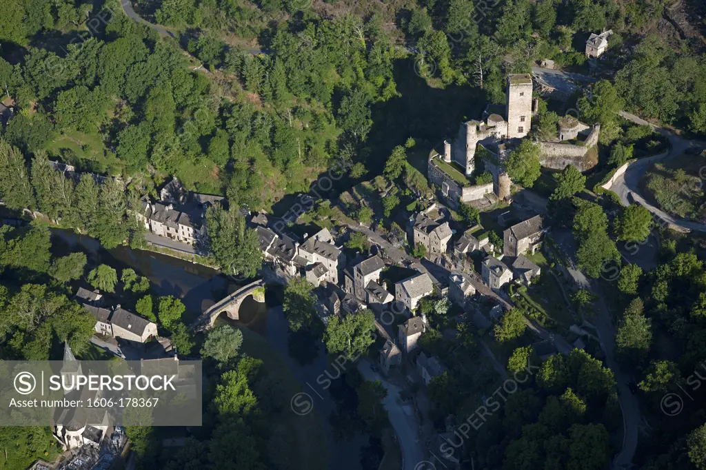 France, Aveyron (12), Belcastel village in the Aveyron gorges, village labeled The Most Beautiful Villages of France, (aerial photo)