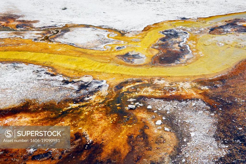 USA. Wyoming. Yellowstone Park. Black Sand Basin. Rainbow pool.