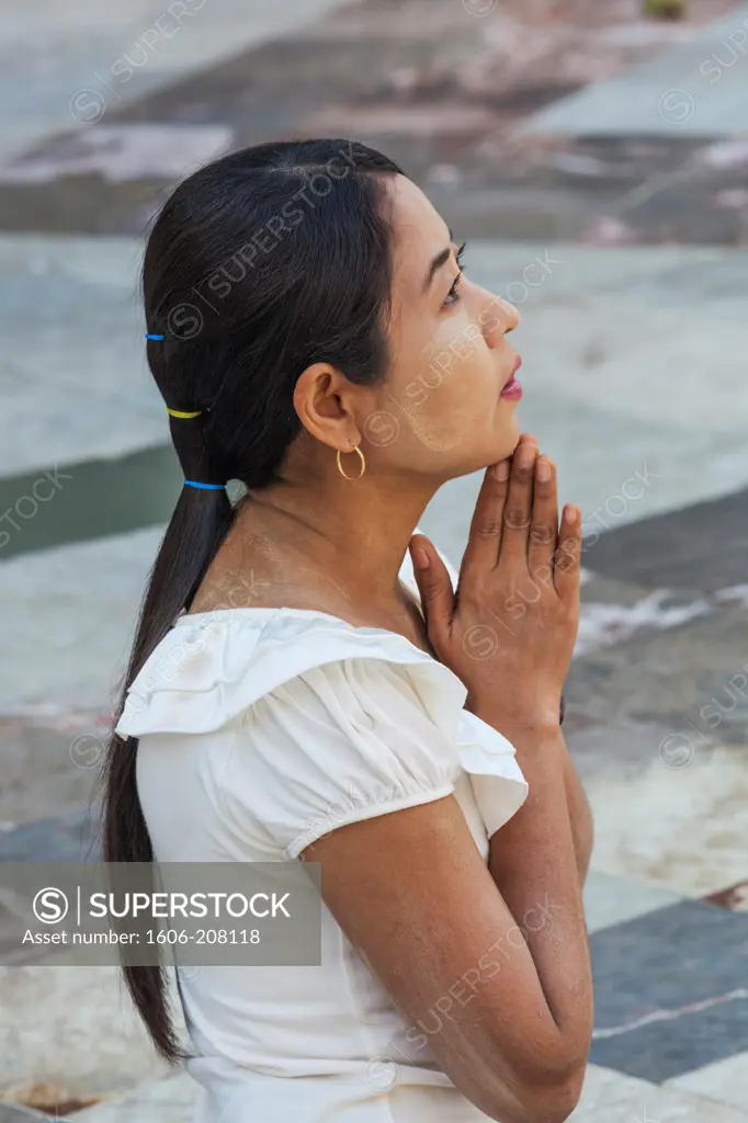 Myanmar,Yangon,Shwedagon Pagoda,Girl Praying