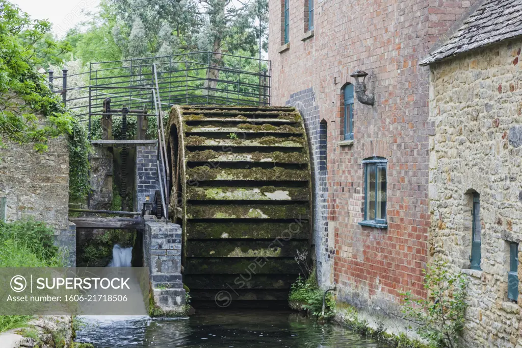 England, Gloucestershire, Cotswolds, Lower Slaughter, Watermill