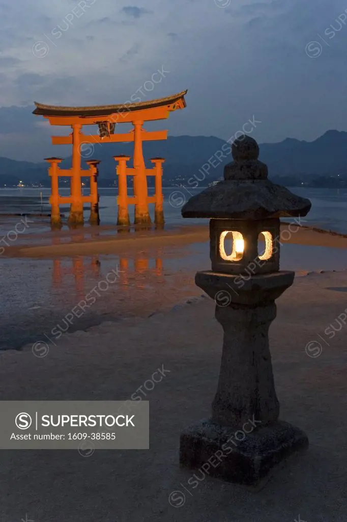 Torii gate, Miyajima Itsuku-shima, Hiroshima, Honshu, Japan