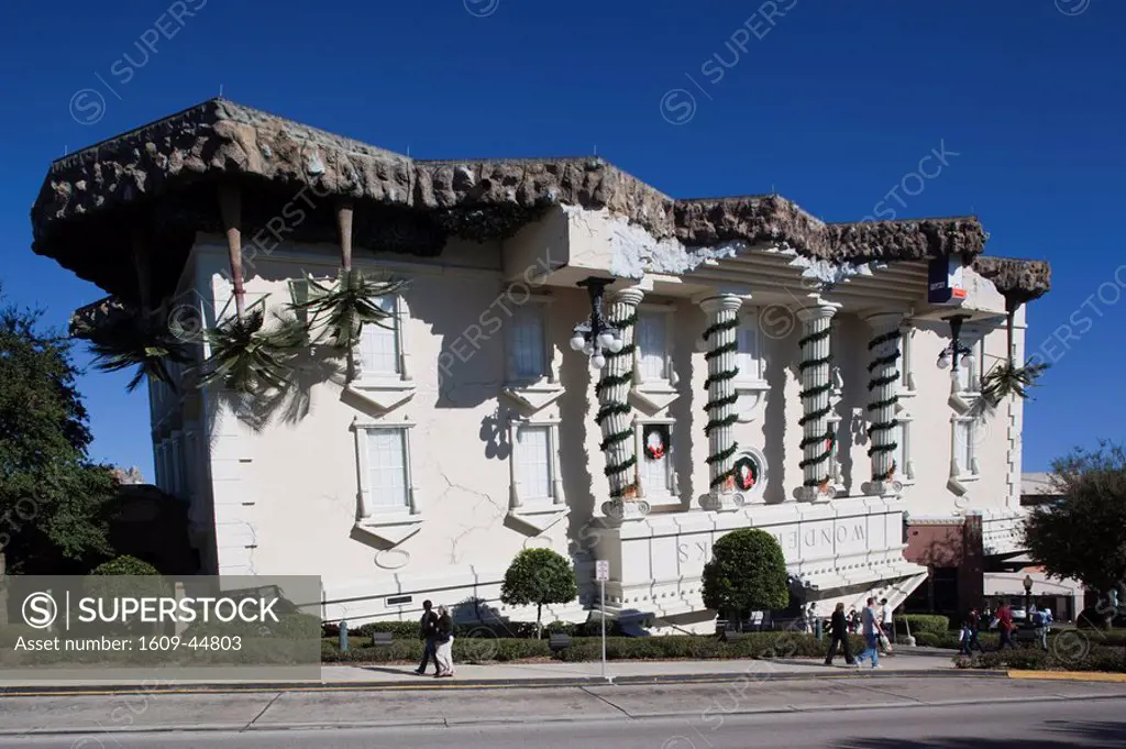 USA, Florida, Orlando, Wonderworks, upside down house