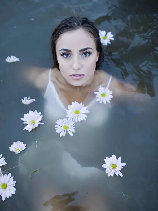 USA, Utah, Provo, woman swimming in lake