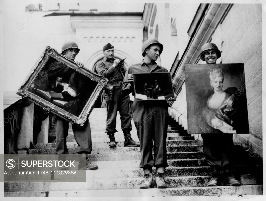 American soldiers in Germany recover and document stolen paintings after the collapse of the Nazi regime 1945