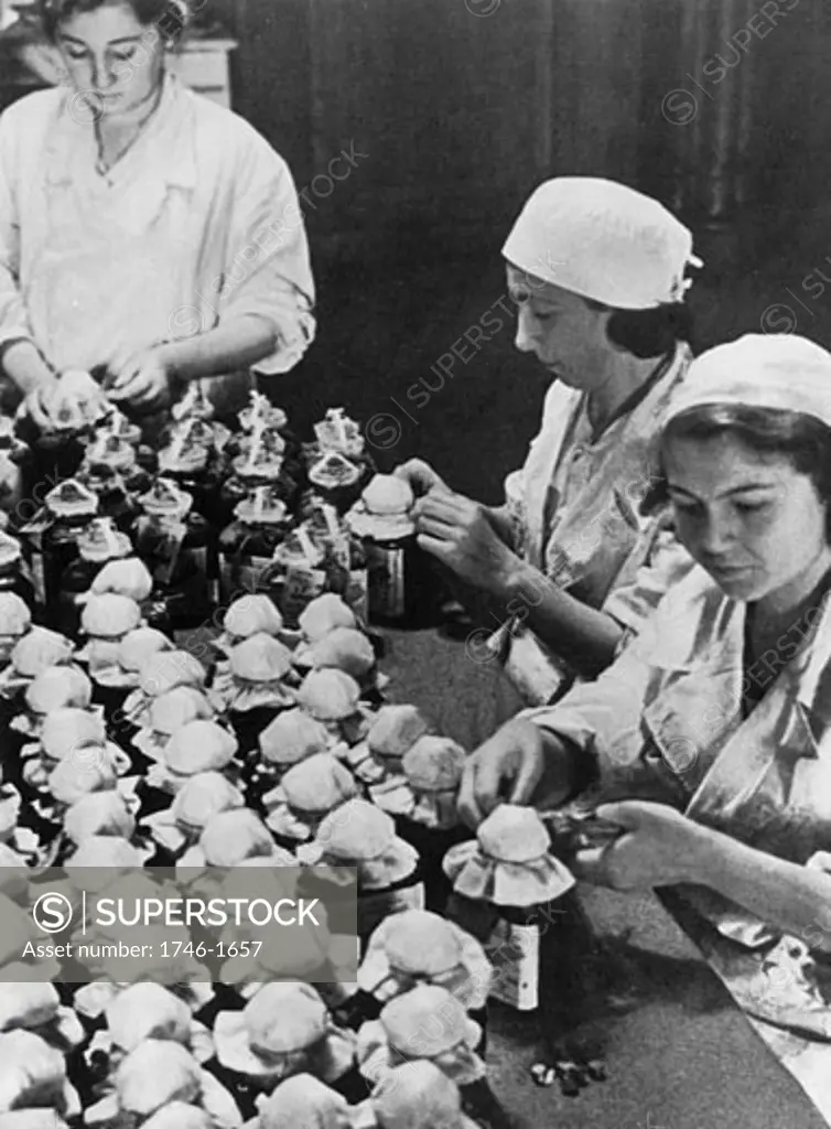 Sealing and labelling some of the thousands of flasks of blood donated by citizens of Moscow in 1941, World War II