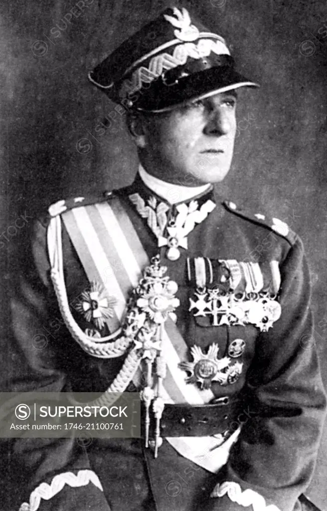 Photograph of Boleslaw Ignacy Florian Wieniawa-Dlugoszowski (1881-1942) Polish general, politician, poet and diplomat, as well as formally President of the Republic of Poland for one day. Dated 1900