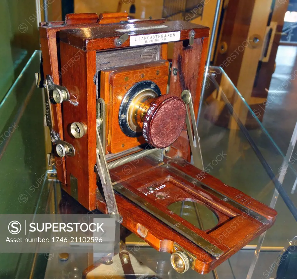 Instantograph' glass plate camera. J. Lancaster and Son, Birmingham. 1920